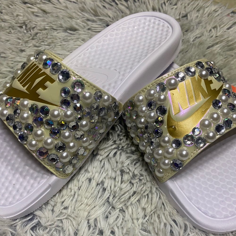 Nike Slides - Picture 5 of 6